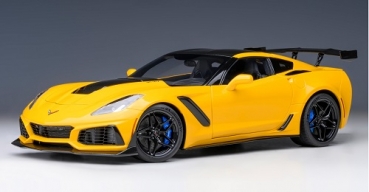 71278 Chevrolet Corvette C7 ZR1 (Corvette Racing Yellow Tintcoat) 1:18